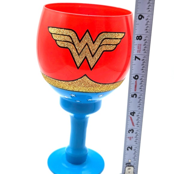 Silver Buffalo LLC DC Comics Wonder Woman 40 oz Glass Goblet - Picture 5 of 7